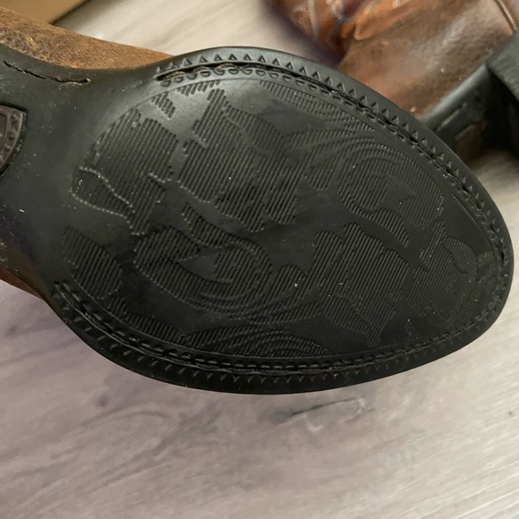 Ariat Western boots size 7 - Picture 3 of 8